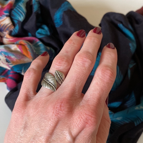 Silver Leaf Ring, Size 5 - Picture 4 of 4